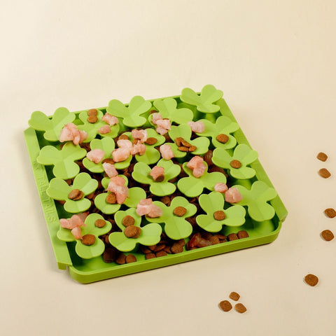 Tall Tails Spring Clover Foraging Mat